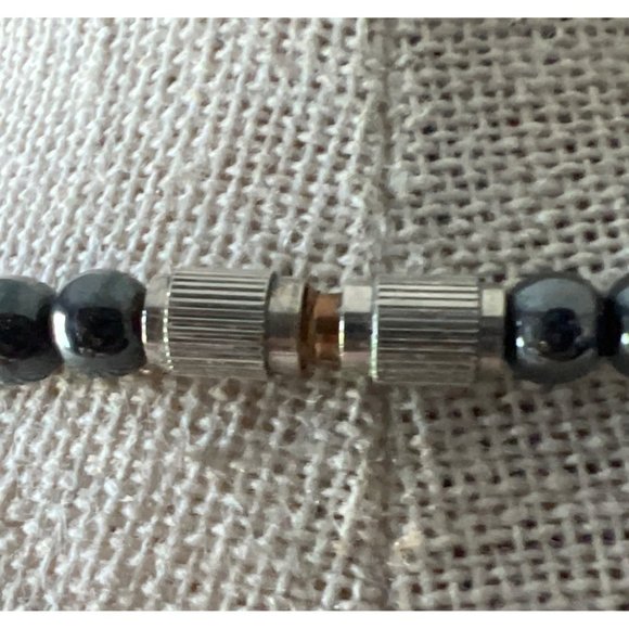 Heart Hematite Pendant Necklace -- 18" - Picture 3 of 9